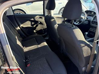 Peugeot 208 1.2 Puret6ech Signature 5drs Airco picture 14
