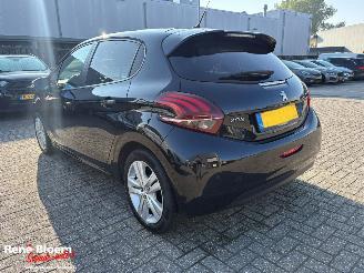 Peugeot 208 1.2 Puret6ech Signature 5drs Airco picture 5