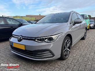 uszkodzony samochody osobowe Volkswagen Golf 1.5 eTSI Style Automaat 150pk 2023/1
