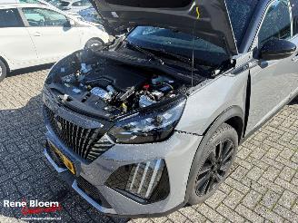 Peugeot 2008 1.2 Hybrid 145 GT picture 8
