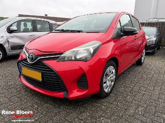 Damaged car Toyota Yaris 1.0 VVT-i Trend 2014/10