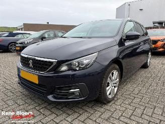 Damaged car Peugeot 308 1.2 Puretech Executive 2018/2