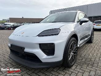 skadebil auto Porsche Macan 4 100 kwh Full Option 386pk 2025/7