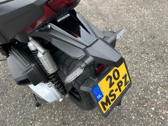 Honda  ADV 350A 29pk Matgrijs - keyless - handvat verwarming - abs - slechts 5284km gelopen - lichte krassen picture 38