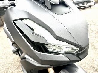 Honda  ADV 350A 29pk Matgrijs - keyless - handvat verwarming - abs - slechts 5284km gelopen - lichte krassen picture 22