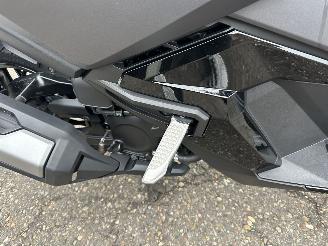 Honda  ADV 350A 29pk Matgrijs - keyless - handvat verwarming - abs - slechts 5284km gelopen - lichte krassen picture 15