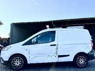 Schade bestelwagen Ford Transit Courier 1.0T 101pk 6-bak euro.6 2023 EcoBoost Trend S&S - 2023 - nap - navi - airco - cruise - stoelverwarming voor - benzine 2023/8