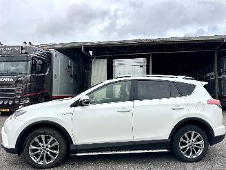 krockskadad bil auto Toyota Rav-4 Gereserveerd 2.5 Hybrid AWD 171pk aut Executive - xenon - 360cam - leer - memory - line + side + front assist - elektr klep - stuurverw 2017/10