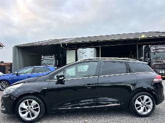 skadebil auto Renault Clio Estate 0.9 TCe Limited 2017/1