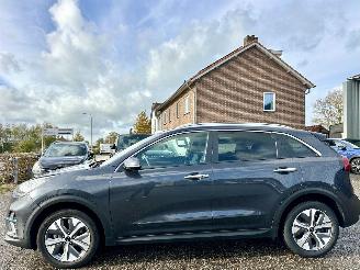 Kia e-Niro 64kWh 204pk aut + F1 Exe.Line - nap - stoelvent - stoelv v+a - stuurverw - front + line + side assist - leer picture 1