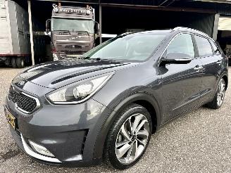 Kia Niro 1.6 GDi Hybrid Design Edition picture 2