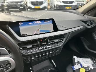 BMW 1-serie 118D 2.0 150pk 8-traps aut + f1 M-Sport - pano - front + line + side + park assist - sfeerverl - keyless - virtual picture 16