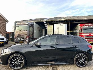 damaged passenger cars BMW 1-serie 118D 150pk 2021/1