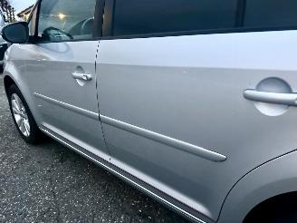 Volkswagen Touran VAN 1.6 TDI 105pk 7-Traps dsg aut Comf - nap - clima - cruise - trekh - lmv - privacy glass - luxe uitvoering picture 54