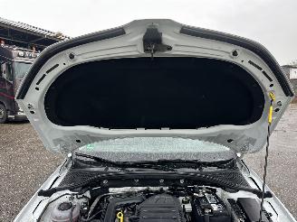 Skoda Octavia gereserveerd 1.0 TSI 116pk 6-bak Greentech Bus Edition Plus - xenon - virtual - camera - pdc - carplay - clima - cruise picture 84