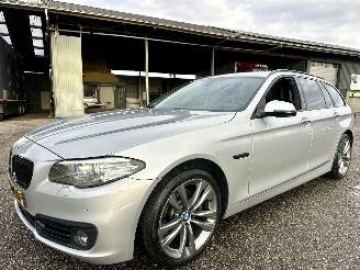 BMW 5-serie Gereserveerd Touring 520i 184pk 8-traps aut Luxury Ed - nap - leer - stoelverw - elektr trekh + stuur - memory l+r picture 2