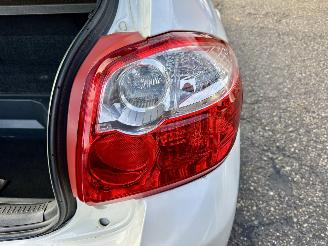 Toyota Auris 1.8 Full Hybrid 123pk aut Executive - nap - navi - camera - keyless entry + start - lmv + 4x goede banden picture 8