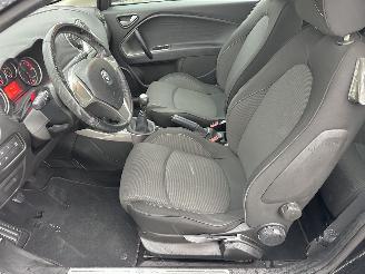 Alfa Romeo MiTo 1.4i 79pk 6-bak Distinctive - airco - elektr ramen + spiegels - lmv - radio - boekjes + sleutels compl picture 50