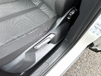 Volkswagen T-Roc 1.5 TSI 150pk 7-Traps aut Life - 7dkm nap - navi - cam - virtual - front + line + park assist - keyless picture 41