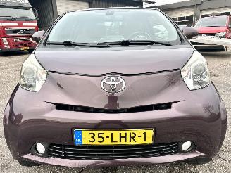Toyota iQ 1.0 VVTi 68pk automaat Aspiration - 44dkm nap - navi - clima - keyless entry + start - lmv - pdc picture 3