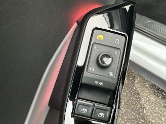 Volkswagen ID.3 58kWh 204pk aut First Plus - nap - navi - cam - keyless - 19 inch - stuurverw - front + line assist - sfeerverl picture 26