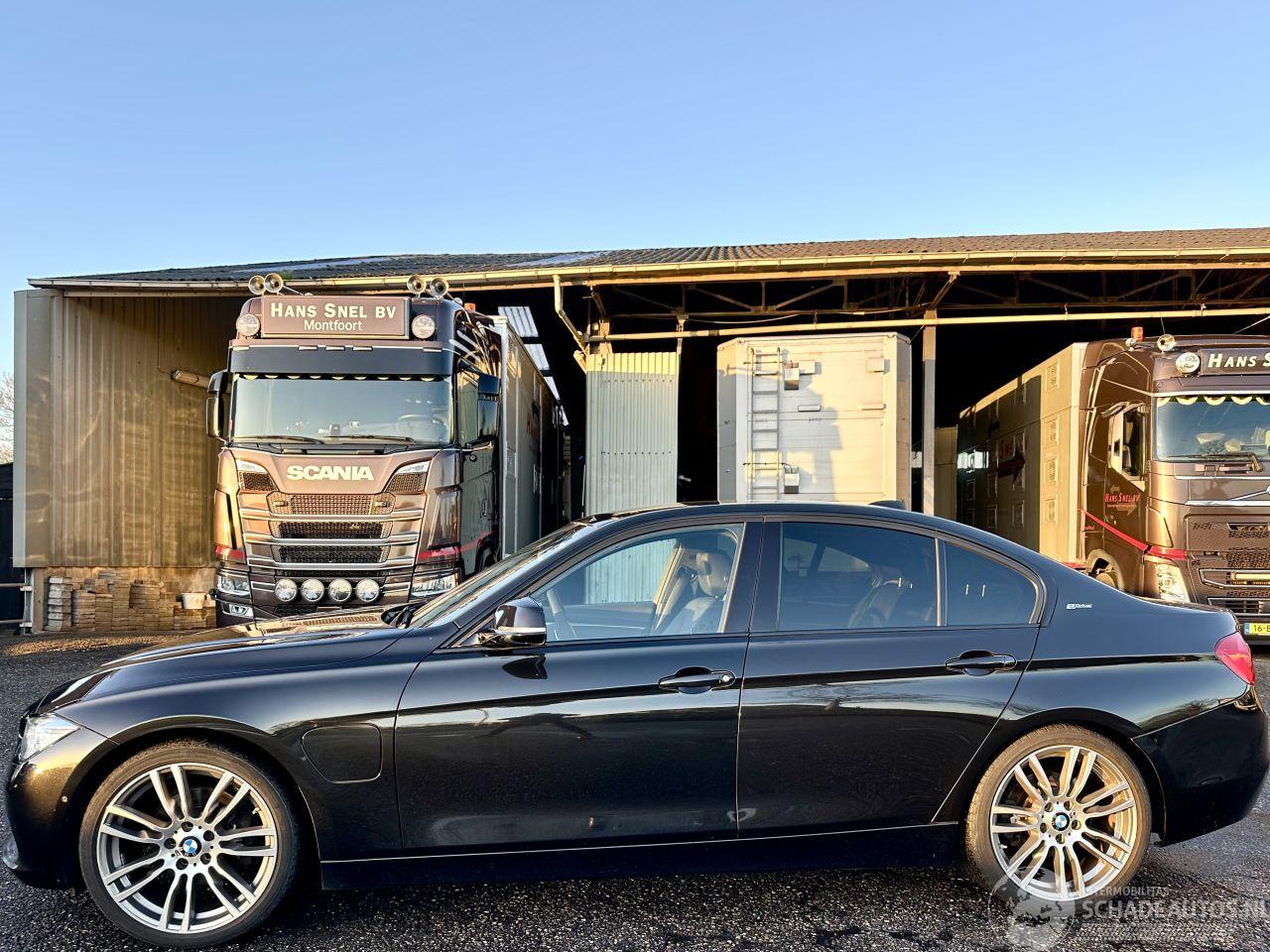 BMW 3-serie 330e 245pk 8-traps aut + f1 high exe - 112dkm nap - harman - stuur + stoelverw v+a - 360cam - head up - elektr rollo