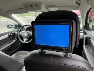 Volkswagen Passat 1.4 TSI 122pk dsg aut + f1 Highline - nap - dvd in hoofdsteunen - navi - clima - cruise - leer + stoelverw picture 50