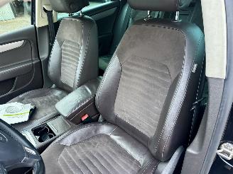 Volkswagen Passat 1.4 TSI 122pk dsg aut + f1 Highline - nap - dvd in hoofdsteunen - navi - clima - cruise - leer + stoelverw picture 22