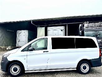 krockskadad bil bedrijf Mercedes Vito Tourer 110 CDI 102pk extra lang 9 Pers - nap - 1e eig - airco - cruise - getint glas - privacy glass - side bars 2019/12