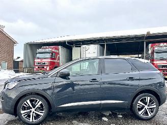 skadebil auto Peugeot 3008 1.2T PureTech 131pk aut + f1 Première 2017/12
