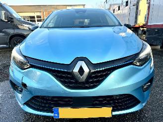 Renault Clio gereserveerd 1.6 E-Tech Hybrid 8-traps aut 140 Intens - nap - 360cam - keyless - navi - front + line + side + park assist - virtual picture 3