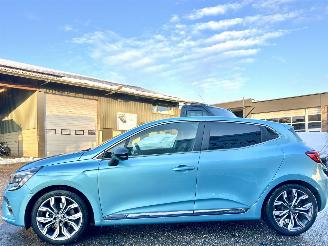 Avarii autoturisme Renault Clio 1.6 E-Tech Hybrid 140 Intens 2021/1