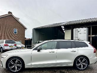 skadebil auto Volvo V-60 2.0 B4 R-Design 2020/7