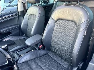 Volkswagen Golf 1.2 TSI 105pk 6-bak Highl 5drs - pano - nap - xenon - massage - navi - stoelverw - half leer - bearlock picture 14