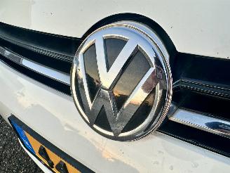Volkswagen Golf 1.2 TSI 105pk 6-bak Highl 5drs - pano - nap - xenon - massage - navi - stoelverw - half leer - bearlock picture 92