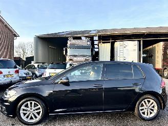 Vaurioauto  passenger cars Volkswagen Golf 1.5 TSI 2019/2