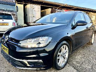 Volkswagen Golf 1.5 TSI 131pk 7-Traps aut + f1 comf bns 5drs - carplay - front assist - acc - pdc v+a - inkl trekh - privacy glass picture 2