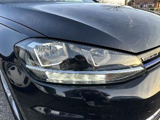 Volkswagen Golf 1.5 TSI 131pk 7-Traps aut + f1 comf bns 5drs - carplay - front assist - acc - pdc v+a - inkl trekh - privacy glass picture 6