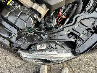 Volvo V-60 2.4 D5 Hybrid aut AWD R-Design - schuifdak - leer - nav - cam - front + line + side assist - harman/kardon picture 79