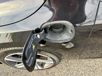 Volvo V-60 2.4 D5 Hybrid aut AWD R-Design - schuifdak - leer - nav - cam - front + line + side assist - harman/kardon picture 17