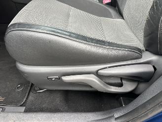 Toyota Auris Touring Sports gereserveerd 1.8 Hybrid 123pk aut pano - nap - navi - camera - keyless - front + park + line assist - pdc v+a picture 46