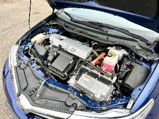 Toyota Auris Touring Sports gereserveerd 1.8 Hybrid 123pk aut pano - nap - navi - camera - keyless - front + park + line assist - pdc v+a picture 64