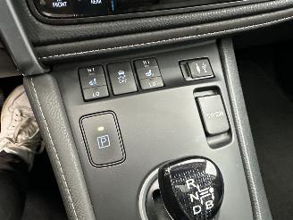 Toyota Auris Touring Sports gereserveerd 1.8 Hybrid 123pk aut pano - nap - navi - camera - keyless - front + park + line assist - pdc v+a picture 36