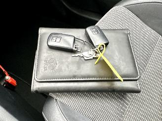 Toyota Auris Touring Sports gereserveerd 1.8 Hybrid 123pk aut pano - nap - navi - camera - keyless - front + park + line assist - pdc v+a picture 102