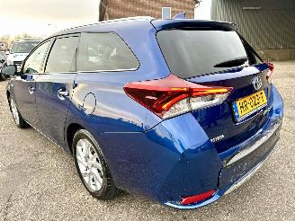 Toyota Auris Touring Sports gereserveerd 1.8 Hybrid 123pk aut pano - nap - navi - camera - keyless - front + park + line assist - pdc v+a picture 7
