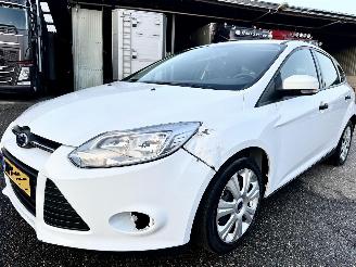 Ford Focus Gereserveerd 1.0T Ecoboost 101pk Edition 5drs - 64dkm - airco - 51.360km distr.riem + waterpomp vernieuwd in 5/2025 picture 2