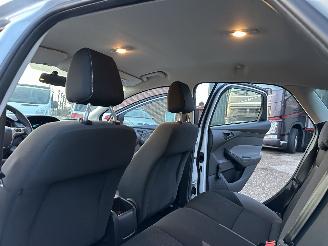 Ford Focus Gereserveerd 1.0T Ecoboost 101pk Edition 5drs - 64dkm - airco - 51.360km distr.riem + waterpomp vernieuwd in 5/2025 picture 47