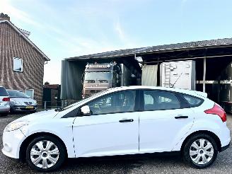 uszkodzony samochody osobowe Ford Focus 1.0 Ecoboost 101pk Edition 5drs - 64dkm - airco - 51.360km distr.riem + waterpomp vernieuwd in 5/2025 2014/8