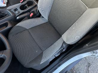 Ford Focus Gereserveerd 1.0T Ecoboost 101pk Edition 5drs - 64dkm - airco - 51.360km distr.riem + waterpomp vernieuwd in 5/2025 picture 37