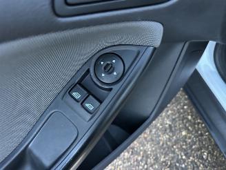 Ford Focus Gereserveerd 1.0T Ecoboost 101pk Edition 5drs - 64dkm - airco - 51.360km distr.riem + waterpomp vernieuwd in 5/2025 picture 36
